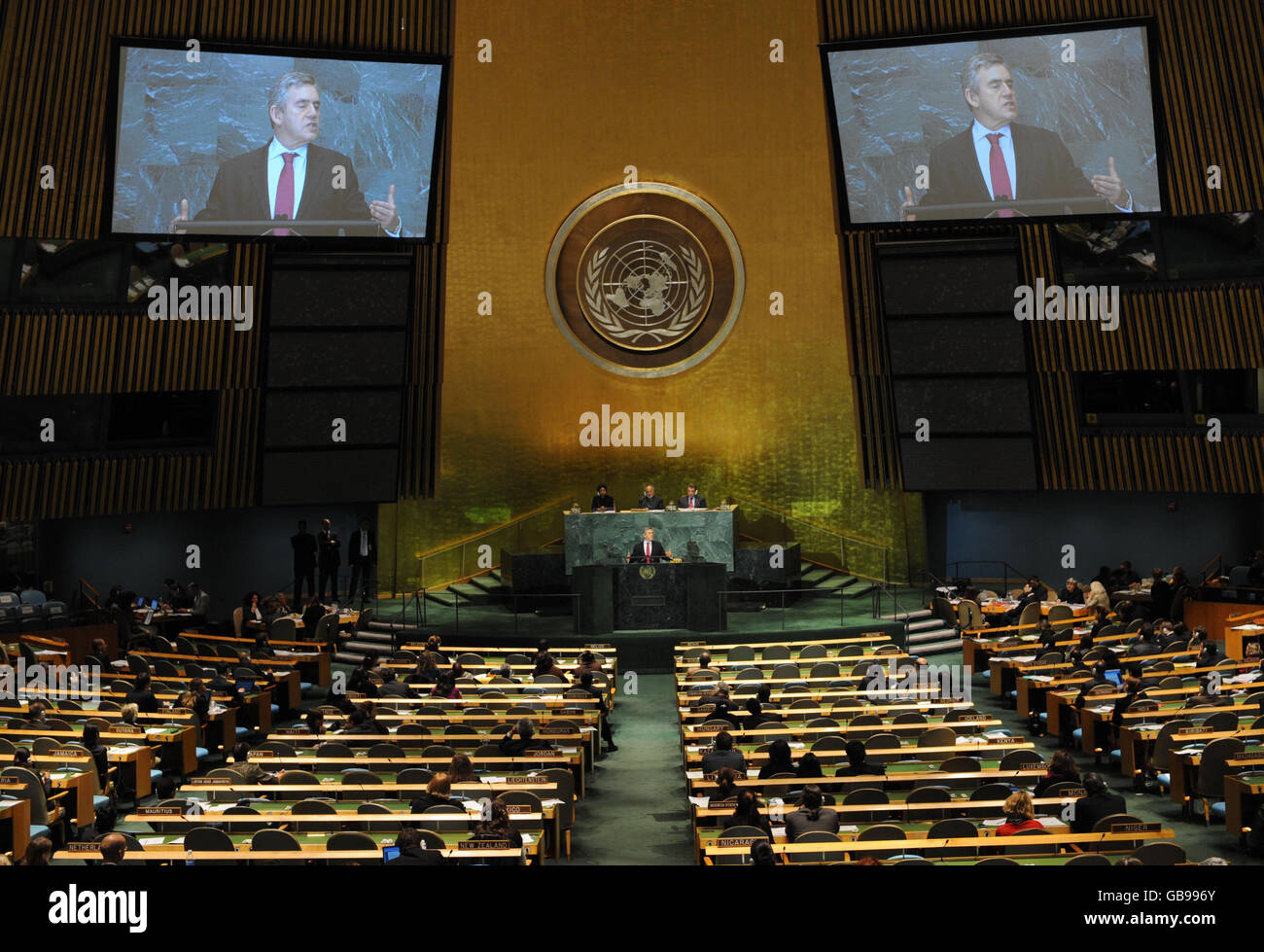 Il primo ministro britannico Gordon Brown parla all'Assemblea generale delle Nazioni Unite durante una conferenza interconfessionale a New York, USA. Foto Stock
