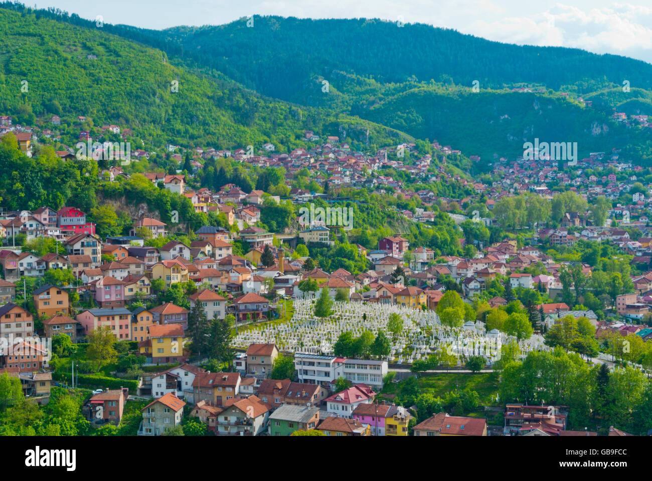 Vista verso Bistrik e distretti Hrid, dal Tabija Zuta, giallo fortezza, Sarajevo, Bosnia ed Erzegovina Foto Stock