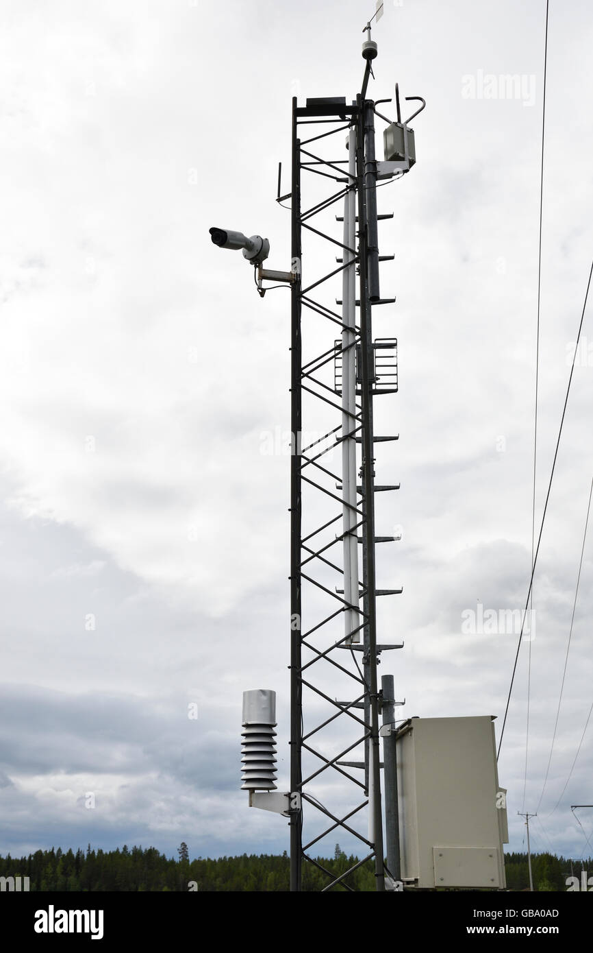 Le attrezzature utilizzate per il monitoraggio di condizioni stradali nel nord della Svezia. Foto Stock