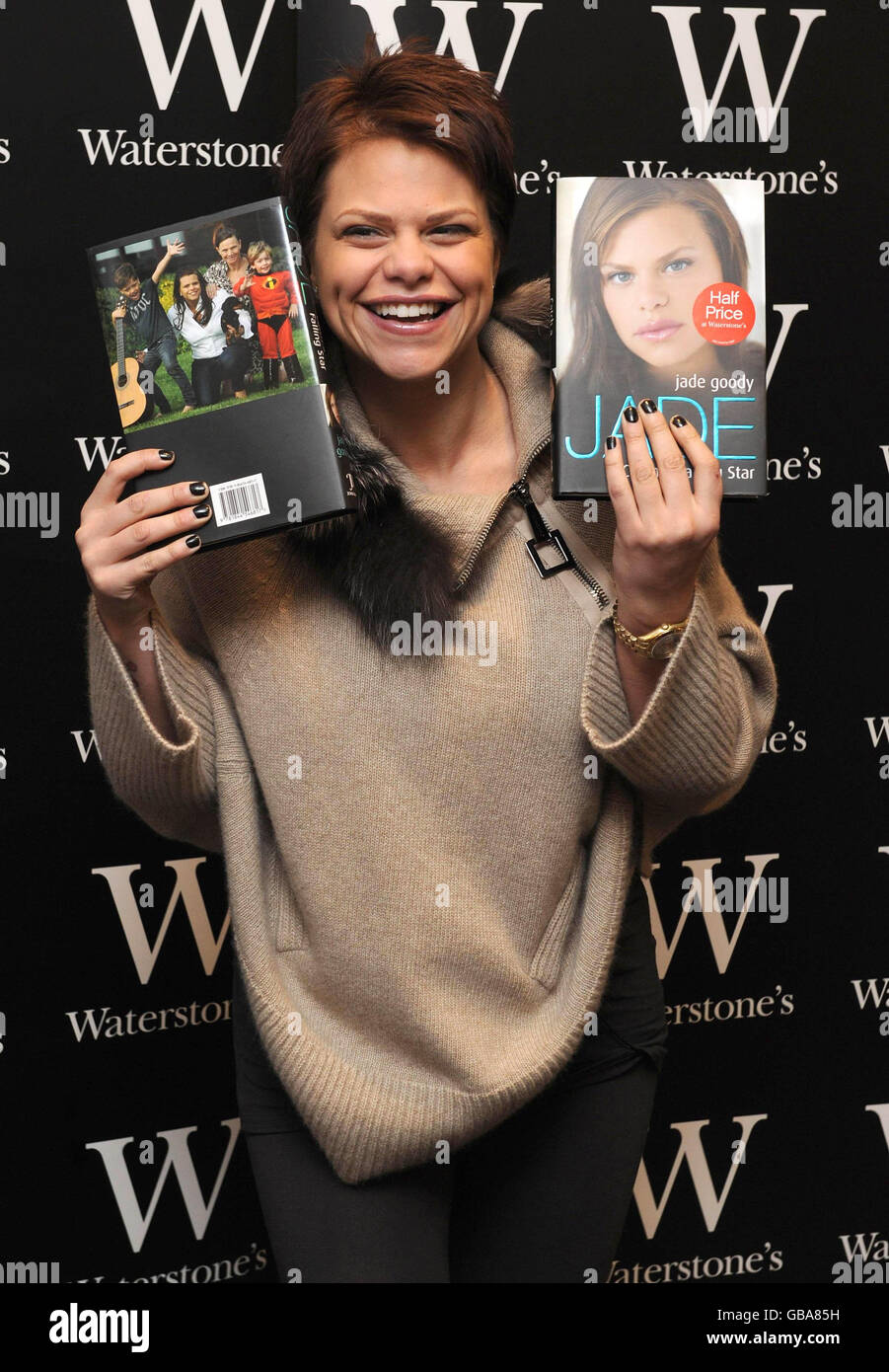 Jade Goody firma copie della sua autobiografia 'Catch A Falling Star', a Waterstones, Lakeside Shopping Centre, Thurrock. Foto Stock