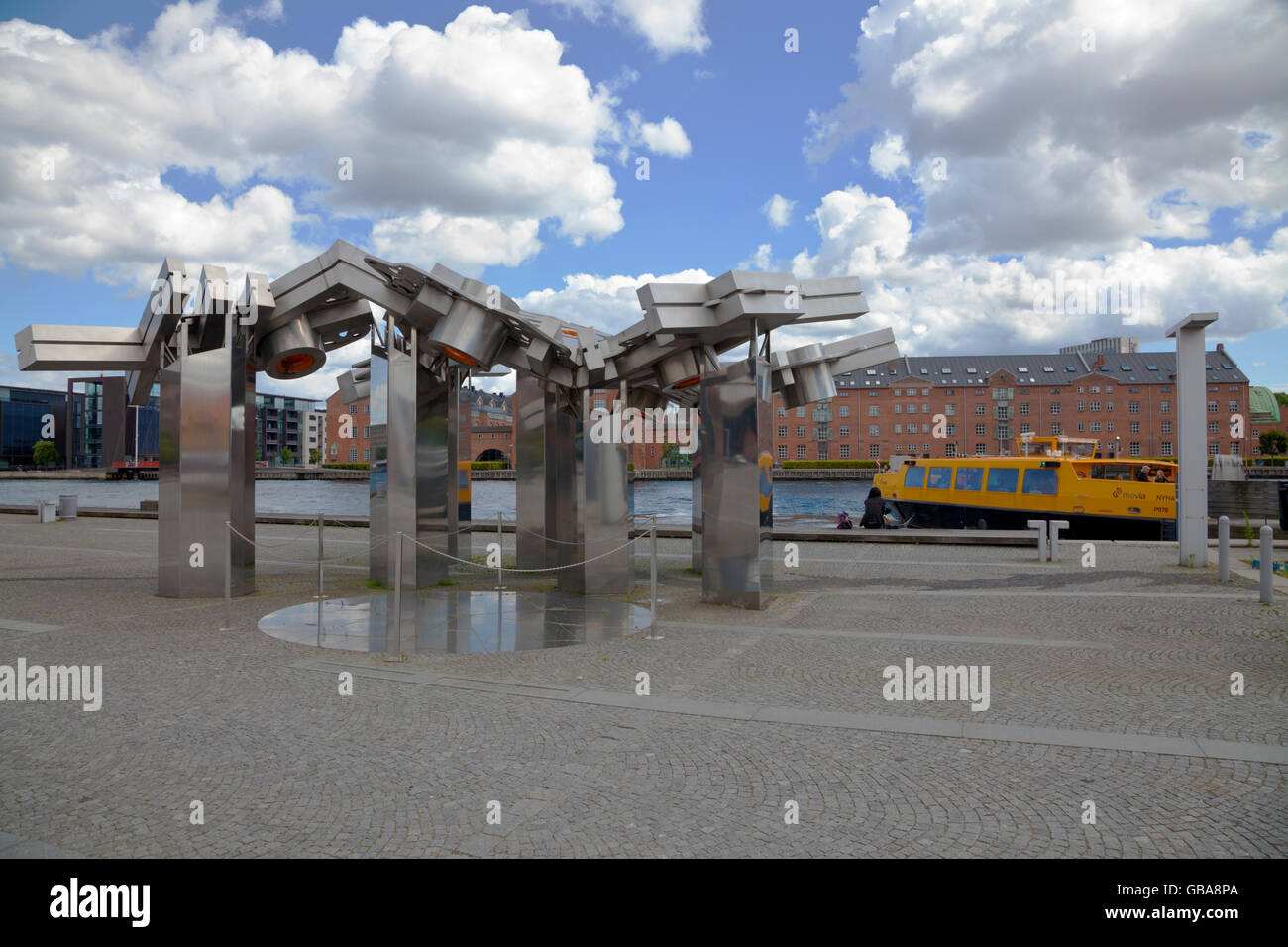 La città frattale scultura da Elisabeth Toubro presso il porto fermata bus a Søren Kirkegaard's Squiare vicino al diamante nero. Foto Stock