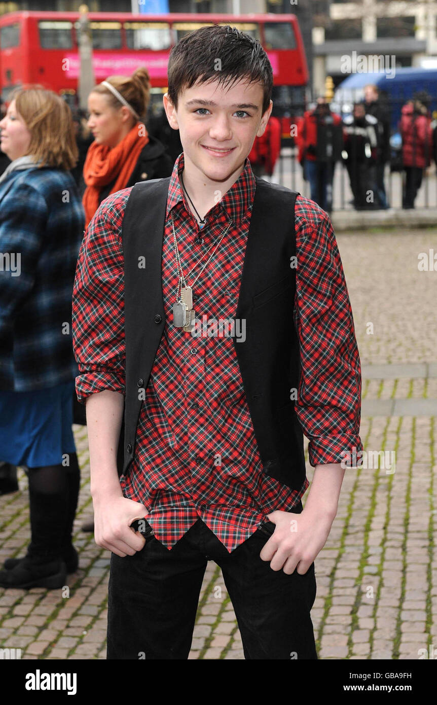 George Sampson arriva al Woman's Own Children of Courage Awards 2008, presso l'abbazia di Westminster nel centro di Londra. Foto Stock