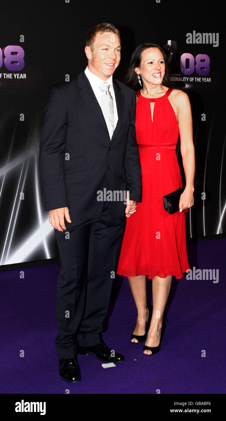 La medaglia d'oro olimpica Chris Hoy e la sua fidanzata Sarra Kemp arrivano per la BBC Sports Personality of the Year 2008 all'Echo Arena di Liverpool Foto Stock