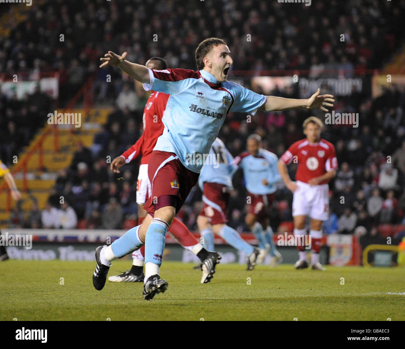 Martin Paterson di Burnley festeggia il primo gol durante la partita del Coca-Cola Championship ad Ashton Gate, Bristol. Foto Stock