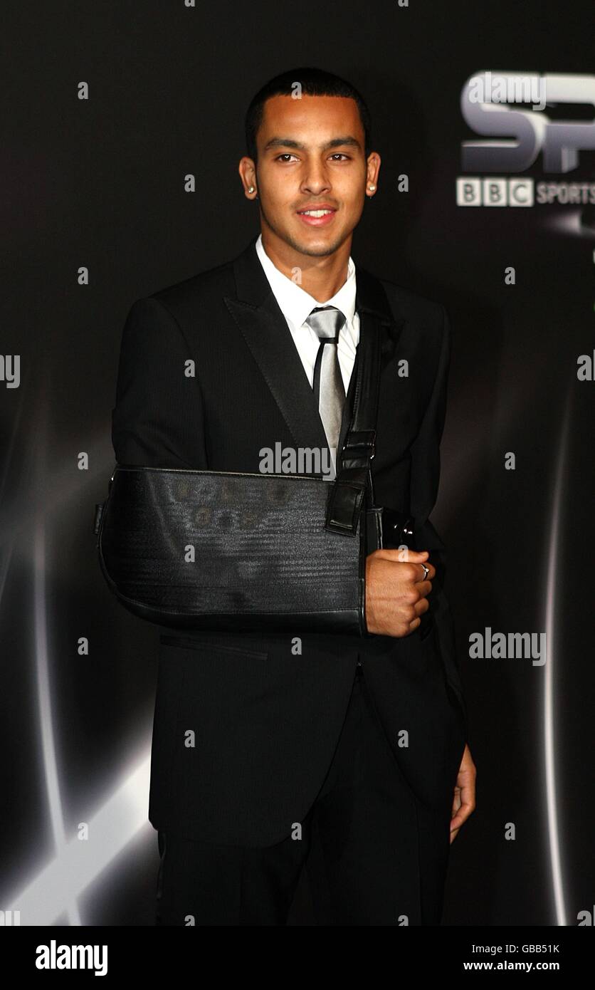 Theo Walcott arriva per la BBC Sports Personality of the Year 2008 all'Echo Arena di Liverpool Foto Stock