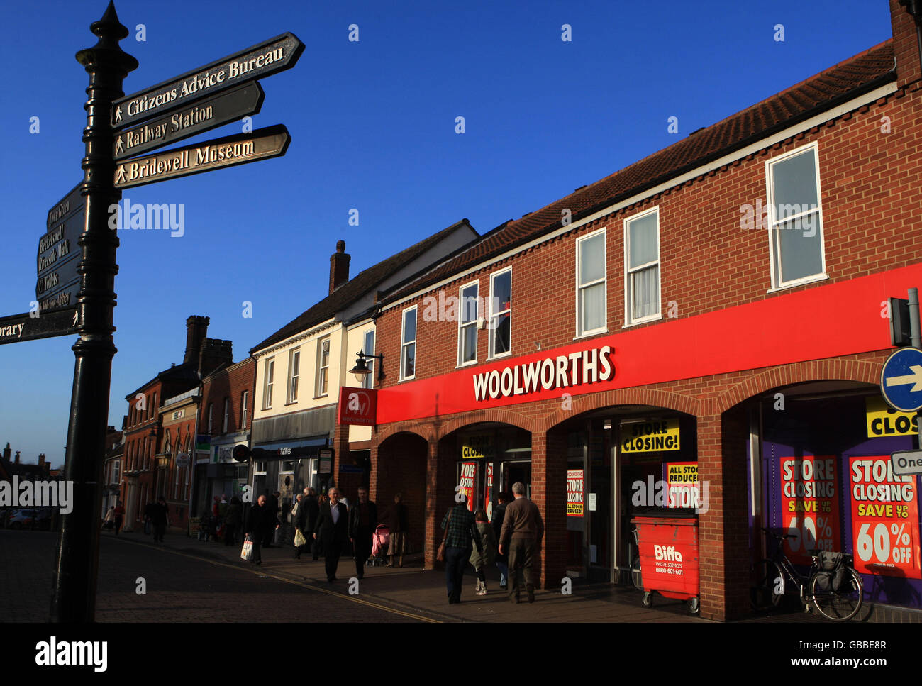 Un negozio Woolworths a Wynondham, Norfolk, che sta per chiudere. 7 Market Place, Wynongham, Norfolk, NR18 0AG Foto Stock