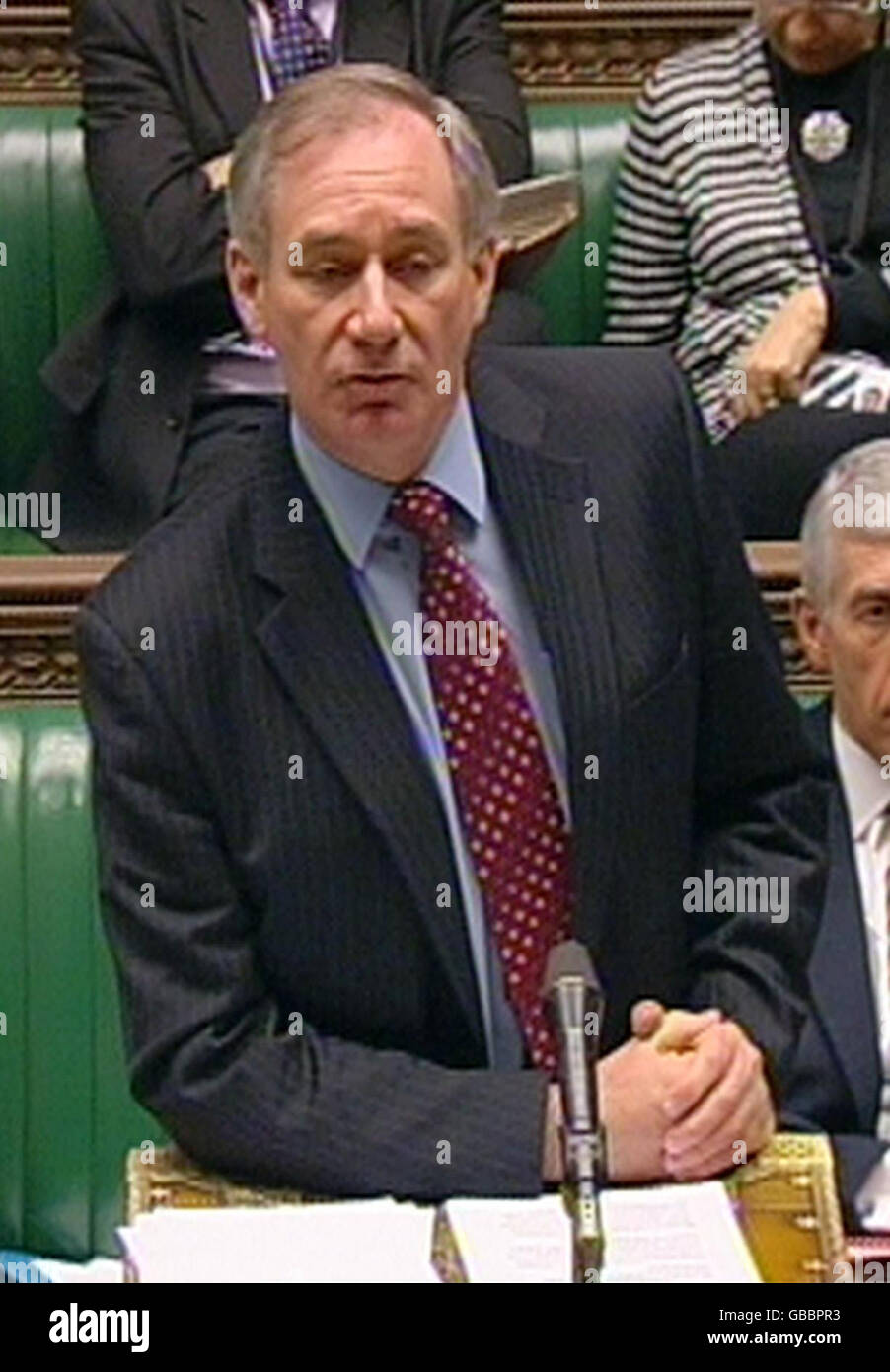 Il Segretario ai Trasporti Geoff Hoon rilascia una dichiarazione alla House of Commons di Londra in merito alla proposta di una terza pista all'aeroporto di Heathrow. Foto Stock