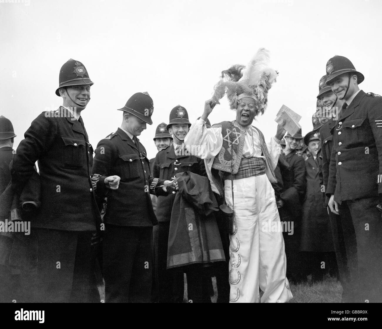 Corse di cavalli - il Derby - Tipsters - Ras Principe Monolulu - Epsom - 1951 Foto Stock