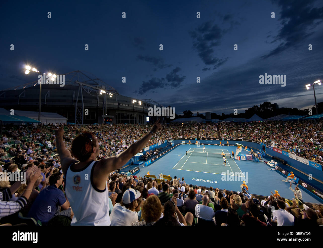 Tennis - Australiano aperto 2009 - terzo giorno - Melbourne Park. Roger Federer in azione in Svizzera durante il suo secondo turno contro Evgeny Korolev in Russia Foto Stock