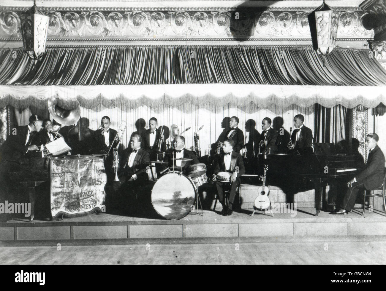 Louis Armstrong e la sua Stompers al Sunset Cafe. Foto Stock