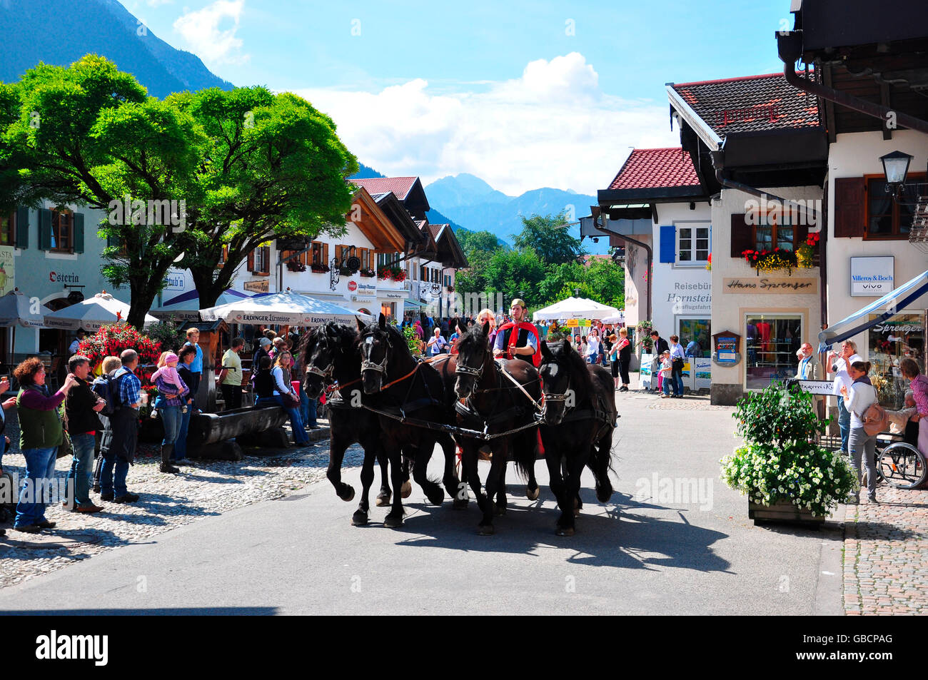 Carrello pony, Georgi Ride, equine celebrazione, Mittenwald, Garmisch-Partenkirchen, Alta Baviera, Baviera, Germania / Obermarkt Foto Stock