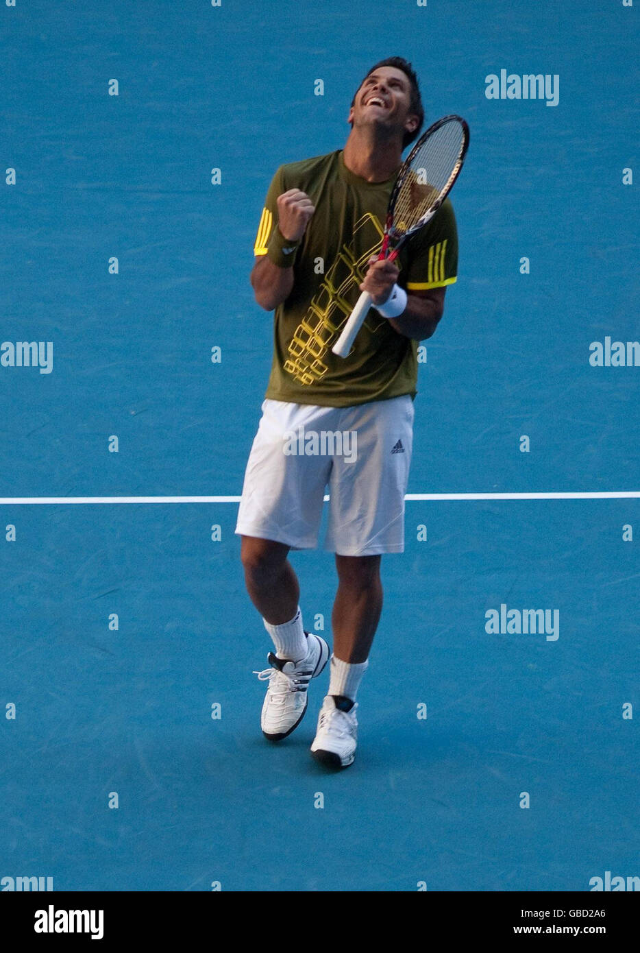 Fernando Verdasco in Spagna festeggia il battimento di Andy Murray in Gran Bretagna durante l'Australian Open 2009 al Melbourne Park, Melbourne, Australia. Foto Stock