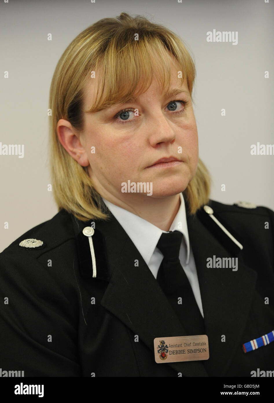 Debbie Simpson, capo assistente, tiene una conferenza stampa a Londra dopo la condanna del bombardiere Nicky Reilly. Foto Stock
