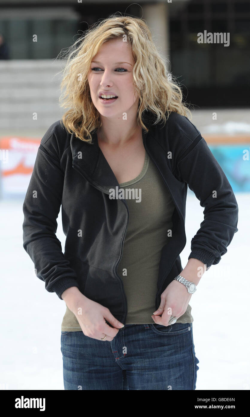 Gemma Bissix all'evento di pattinaggio su ghiaccio Sense Annual Charity City presso la pista di pattinaggio Broadgate di Londra. Foto Stock