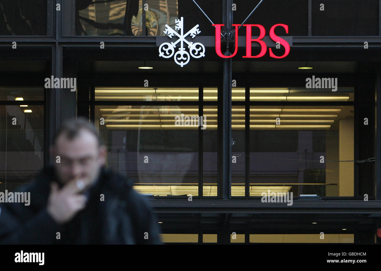 Una visione generale degli uffici della banca d'investimento UBS a Londra, dopo che la banca in difficoltà ha annunciato piani per tagliare almeno 2,000 posti di lavoro in più, mentre ha rivelato perdite enormi per gli ultimi tre mesi del 2008. Foto Stock