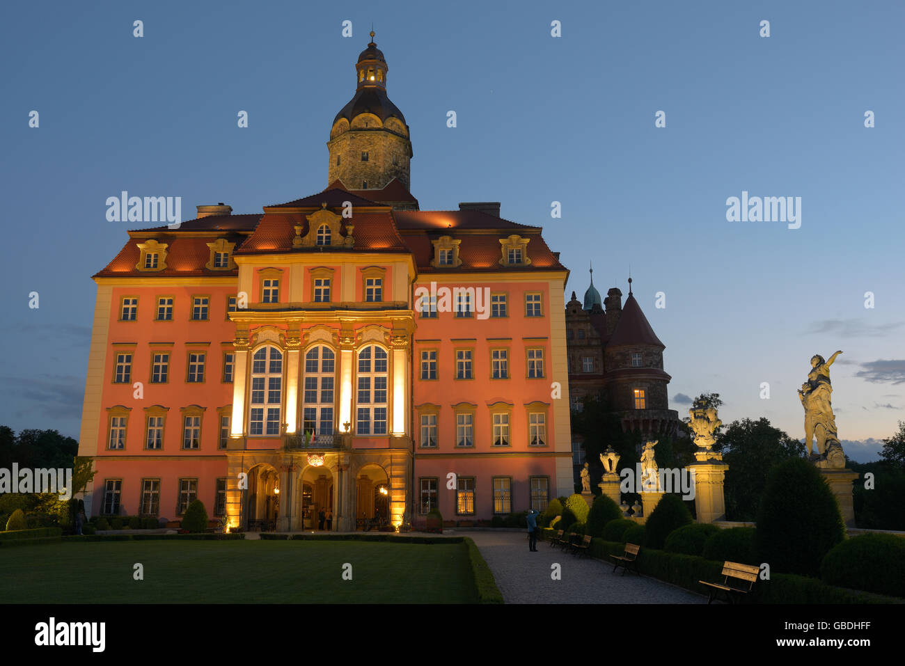 Castello di Ksiaz al crepuscolo. Walbrzych, voivodeship inferiore della Slesia, Polonia. Foto Stock