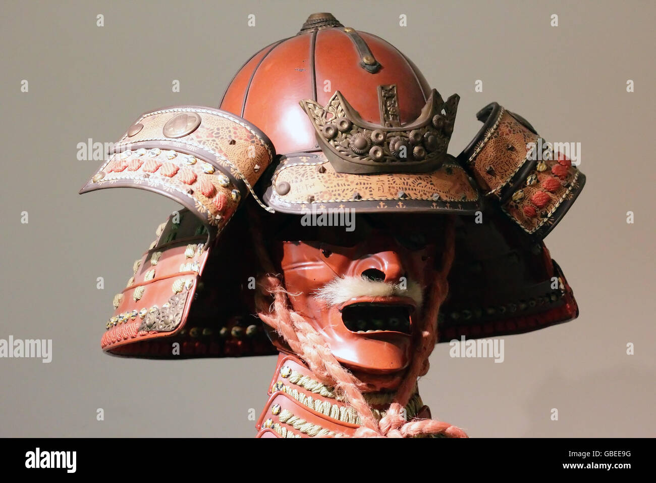 Antico samurai giapponese armor , spaventoso maschera guerriero Foto Stock