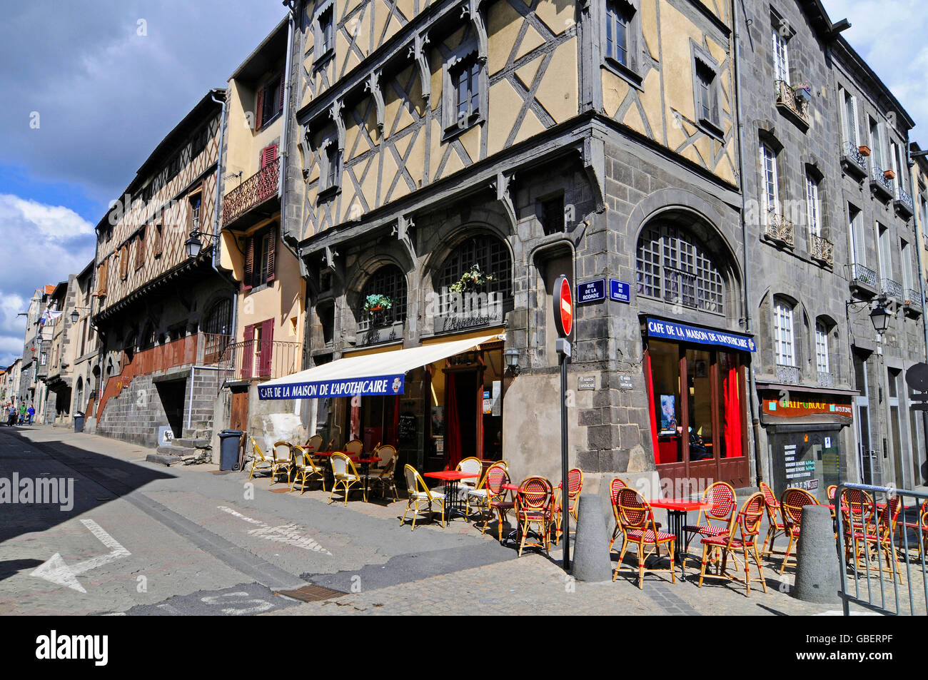 Cafe Maison de l'Apothicaire, Clermont-Ferrand, Auvergne, Francia Foto Stock