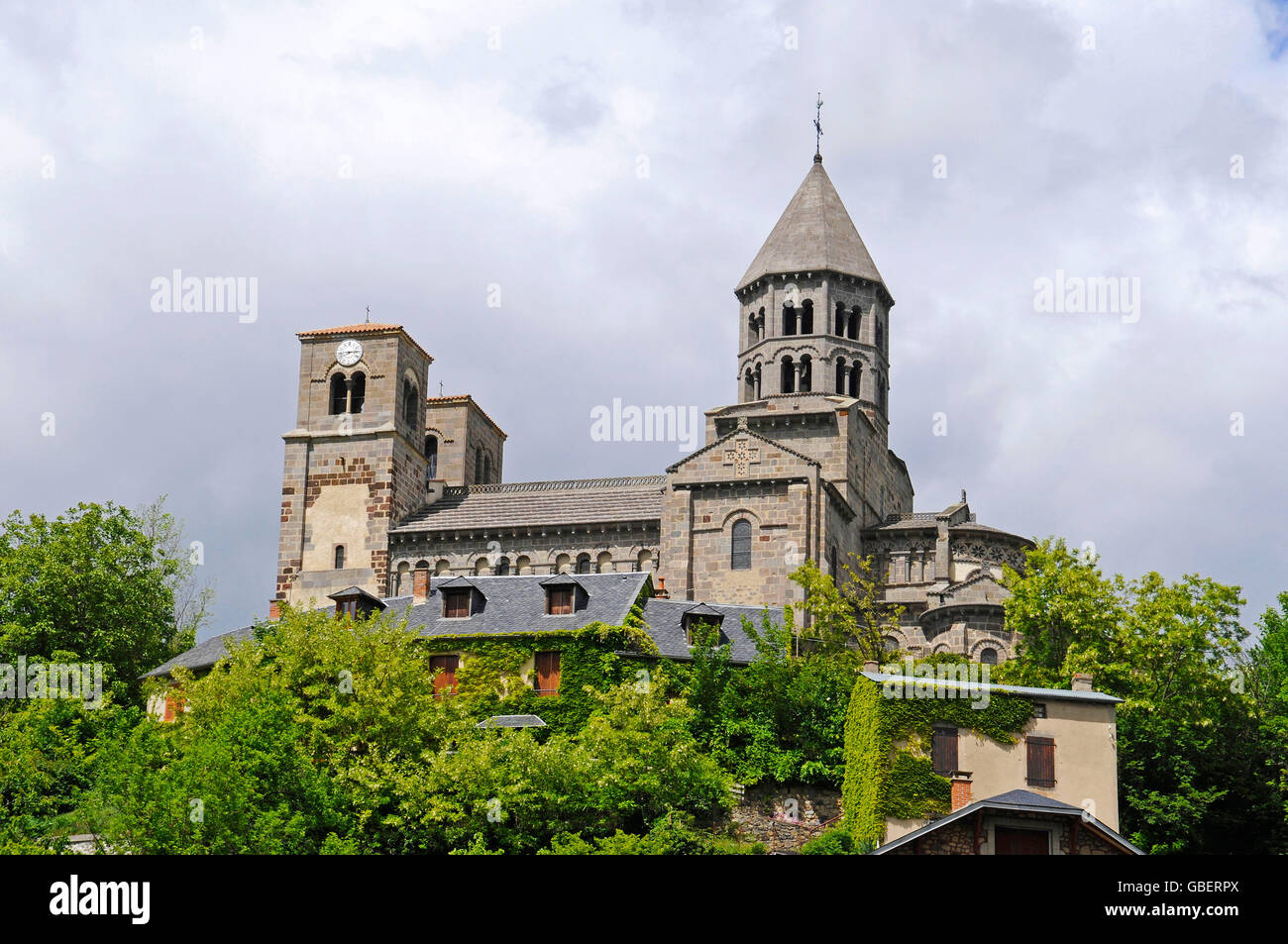 Chiesa di Notre-dame-du-Mont-Cornadore de Saint-Nectaire, Saint-Nectaire, Le Puy-en-Velay, Departement Haute Loire, Auvergne, Francia Foto Stock