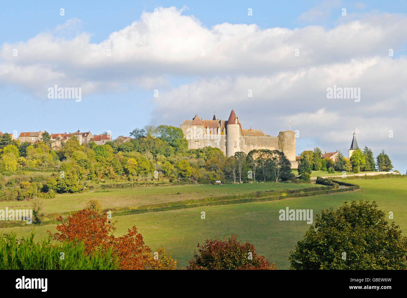 Castello Chateauneuf-en-Auxois, Chateauneuf, Dijon, Cote-d'Or, Borgogna, Francia / Bourgogne, Noyers-sur-Serein Foto Stock