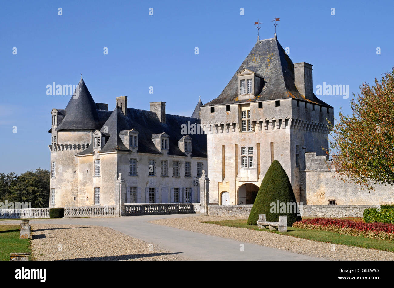 Chateau de la Roche Courbon Saint-Porchaire, Saintes, Charente-Maritime, Poitou-Charentes, Francia Foto Stock