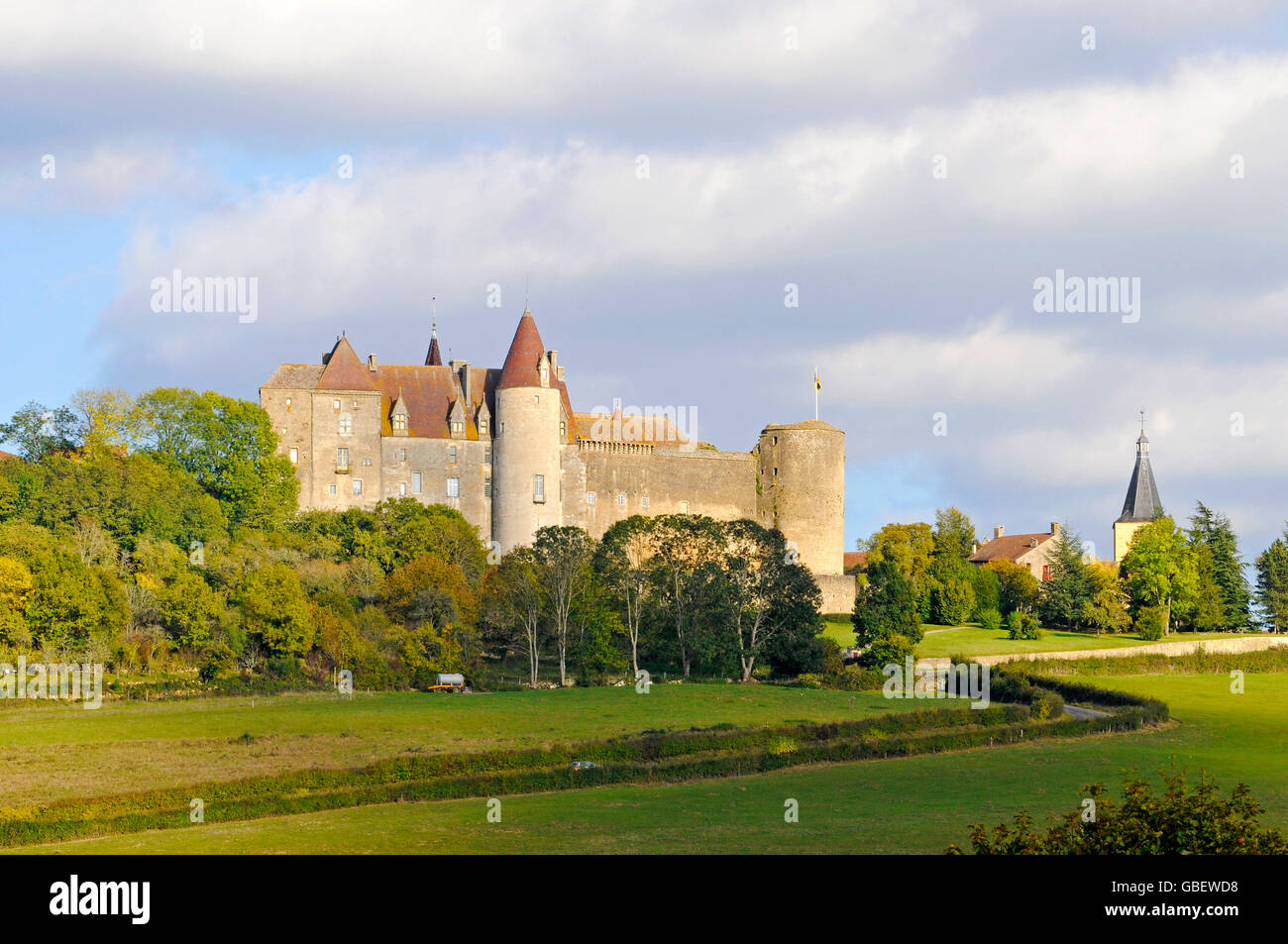 Chateauneuf-en-Auxois castello, Chateauneuf, Dijon, Departement Cote d'Or, Borgogna, Francia / Borgogna Foto Stock