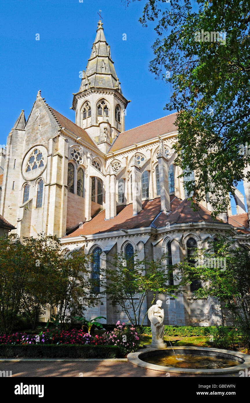 Notre Dame de Semur-en-Auxois, chiesa, Semur-en-Auxois, Dijon, Departement Cote d'Or, Borgogna, Francia / Borgogna Foto Stock