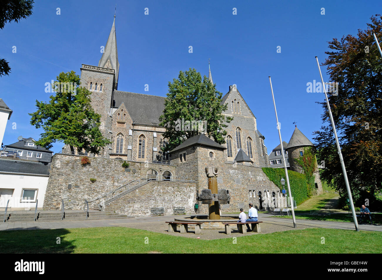 St Martinus, chiesa parrocchiale, Olpe, Ebbegebirge nature park Sauerland regione Renania settentrionale-Vestfalia, Germania Foto Stock