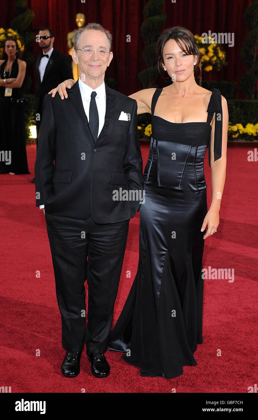 Joel Grey, a sinistra, e Jennifer Grey arrivano per l'81° Academy Awards al Kodak Theatre di Los Angeles. Foto Stock
