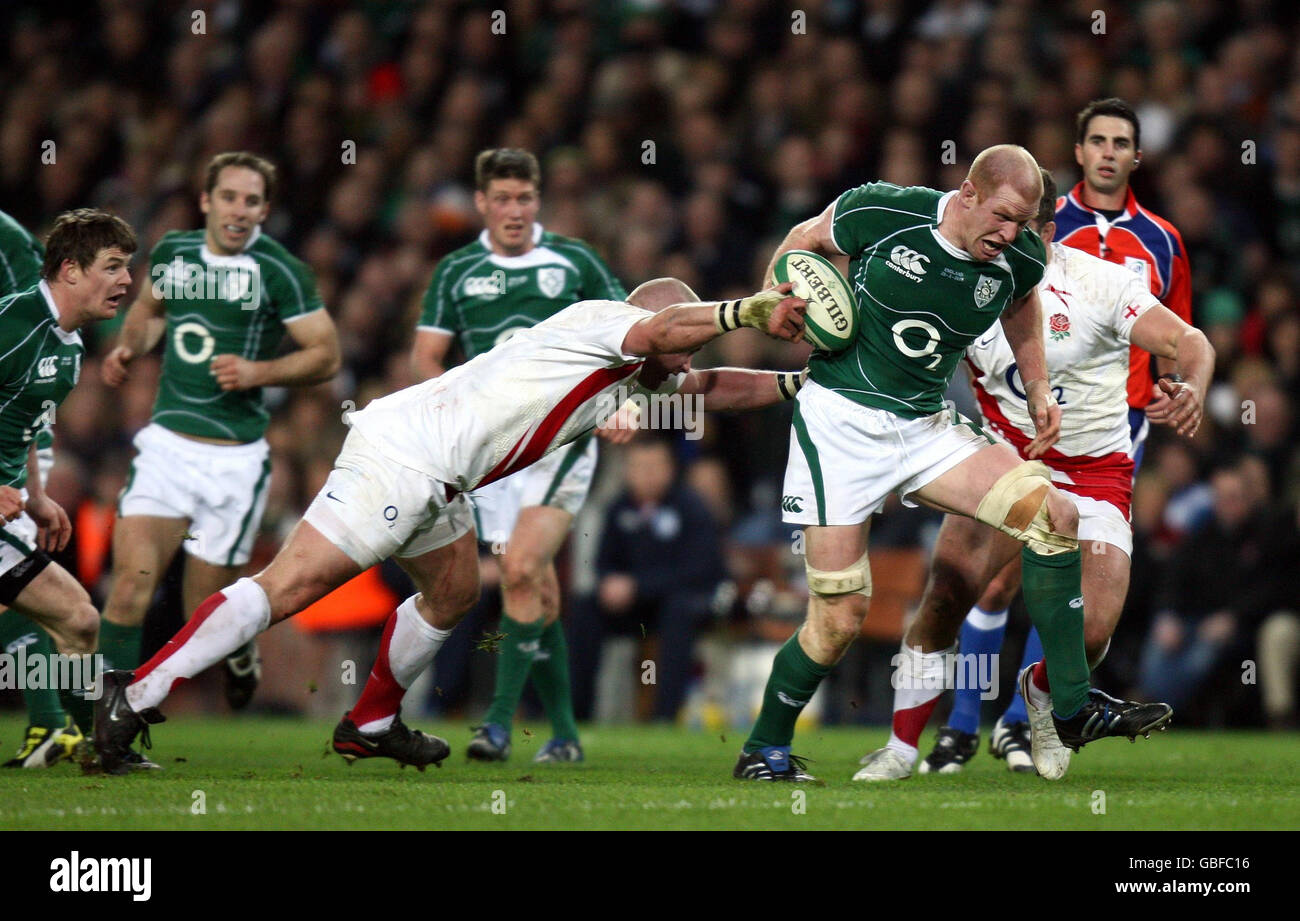 Rugbyu irlanda a tutta lunghezza affrontando mangsm immagini e fotografie  stock ad alta risoluzione - Alamy
