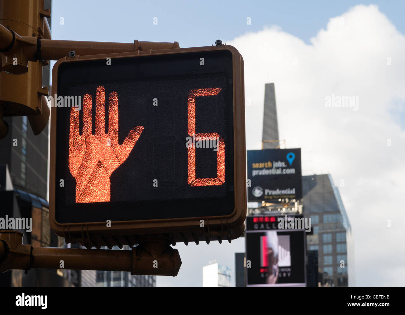 Crosswalk pedonale segnale in Times Square NYC Foto Stock