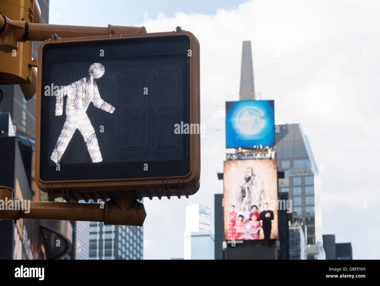 Crosswalk pedonale segnale in Times Square NYC Foto Stock