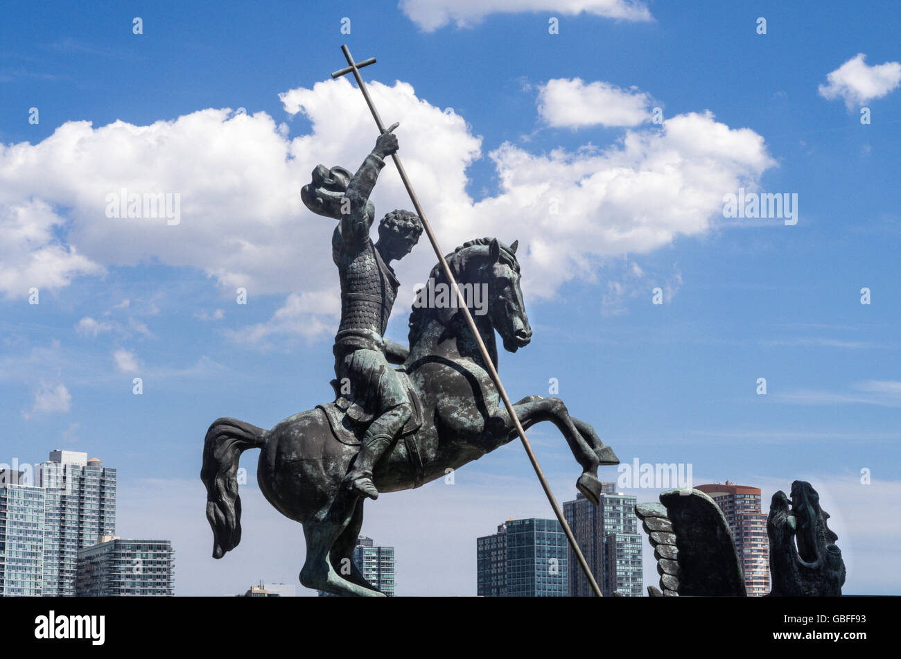 San Giorgio che uccide Dragon statua, Nazioni Unite, New York Foto Stock
