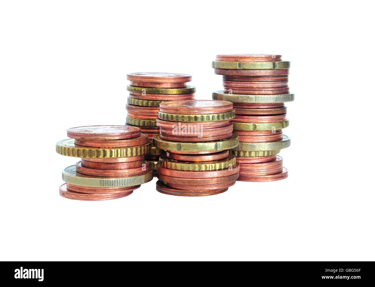 Pila di monete in euro isolati su sfondo bianco Foto Stock
