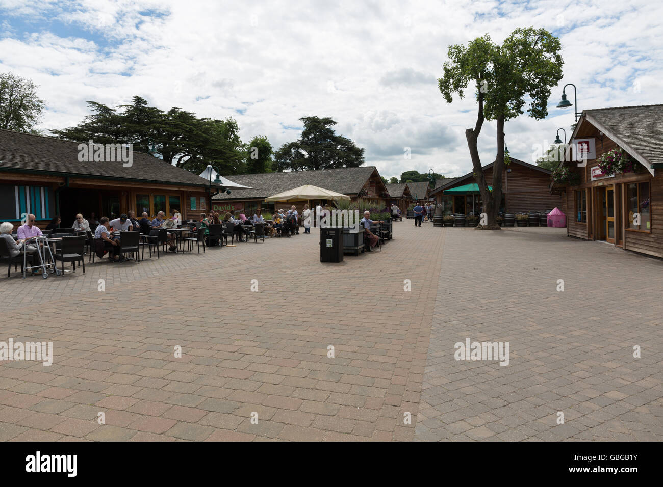Trentham Gardens nel cortile di entrata Foto Stock