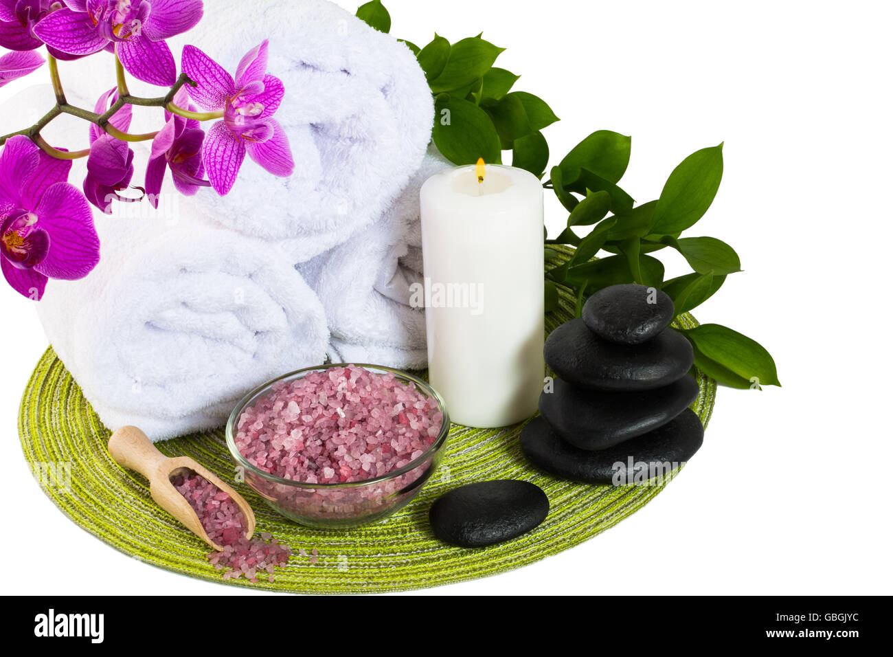 Prodotto spa concept rosa con sale marino. Spa. Trattamento termale. Concetto di Spa. Massaggio Spa Foto Stock