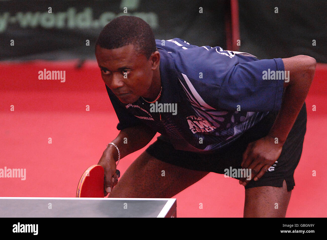 Abdul Wuraola compete il primo giorno della Nazionale Inglese Campionato di ping-pong a Sheffield Foto Stock