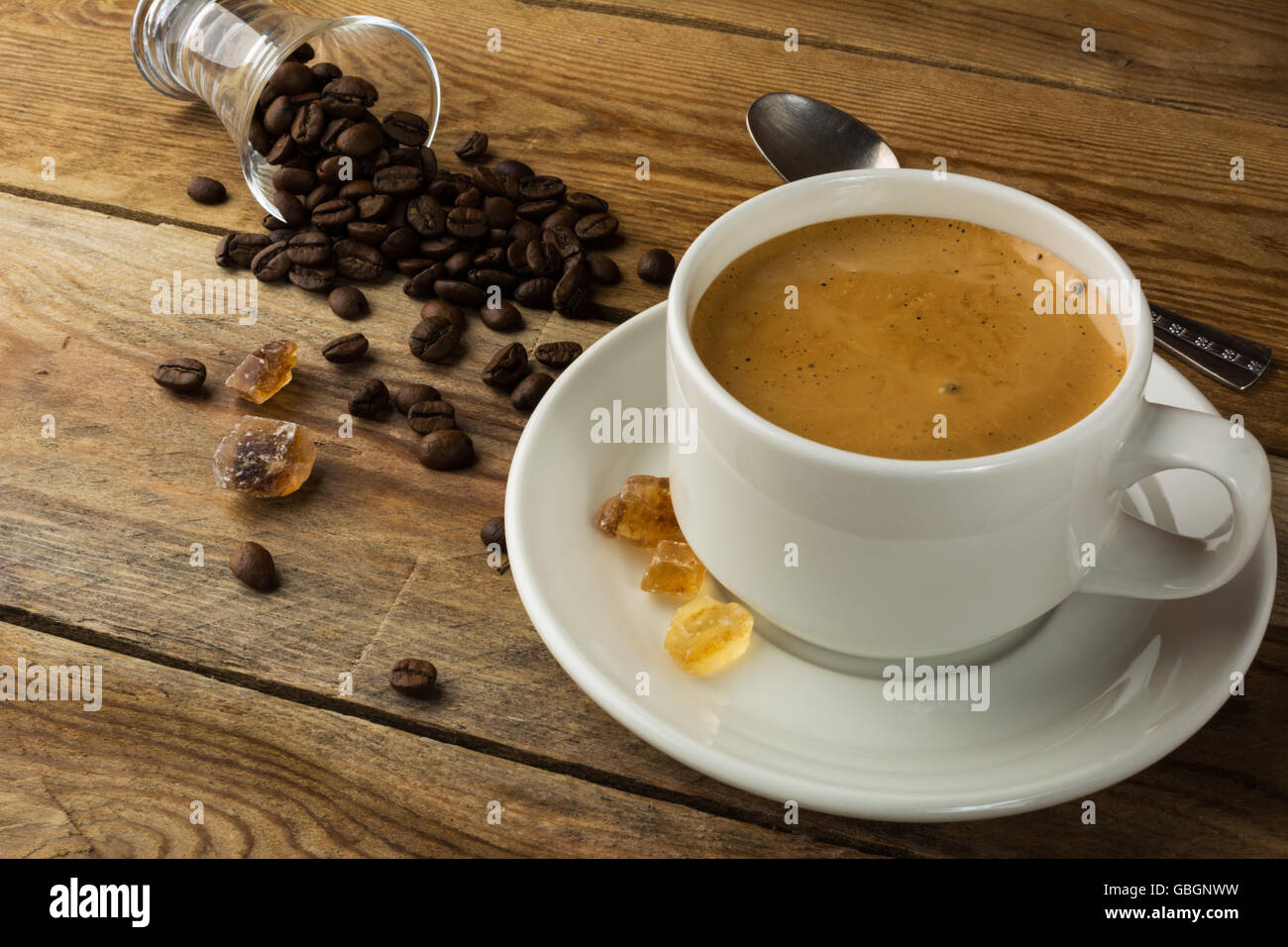 White tazza di caffè la mattina. Tazza di caffè. Tazza di caffè. Il caffè forte. Caffè del mattino Foto Stock