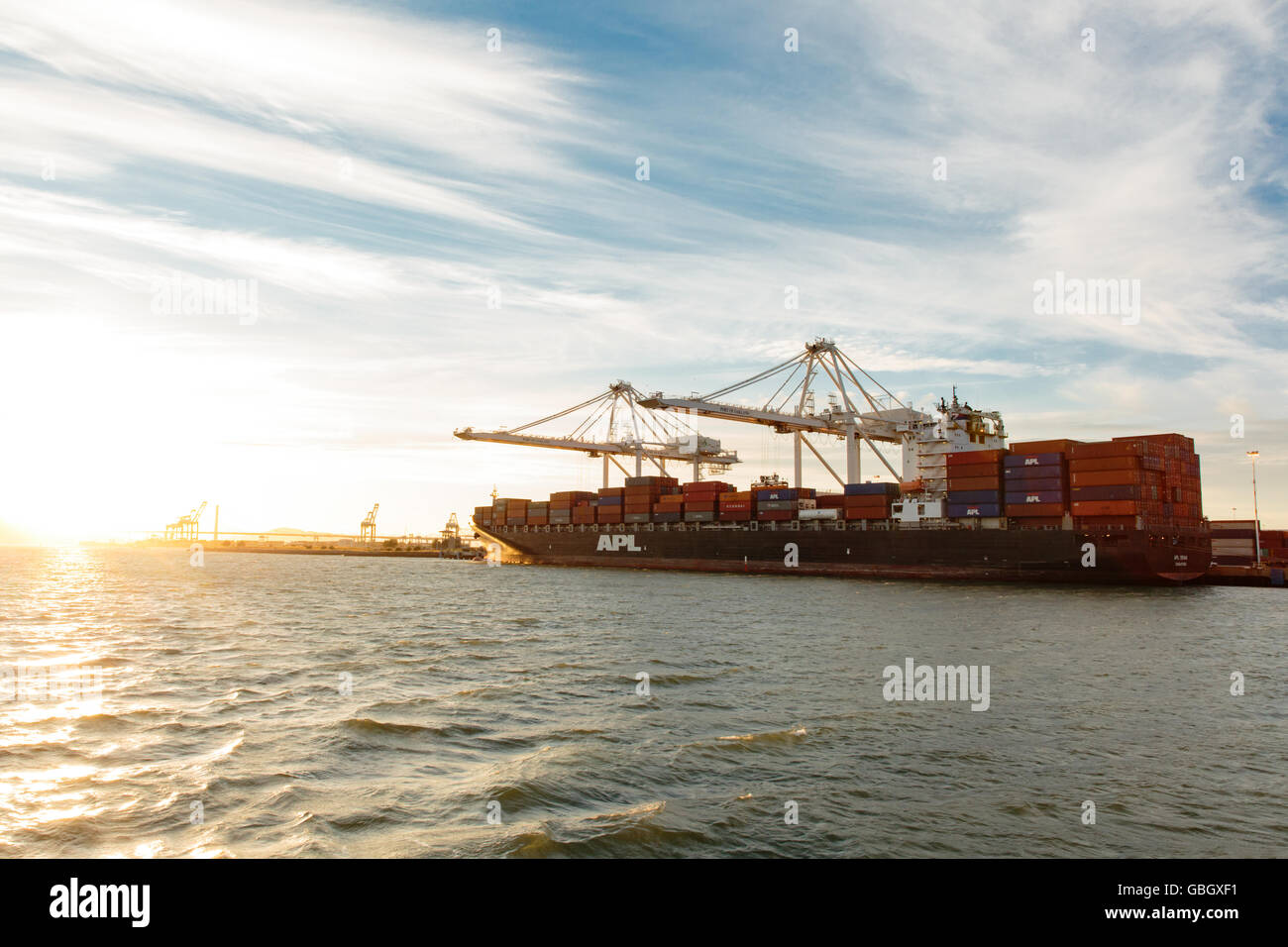 Le navi portacontainer della Baia di San Francisco e il porto di Oakland Foto Stock