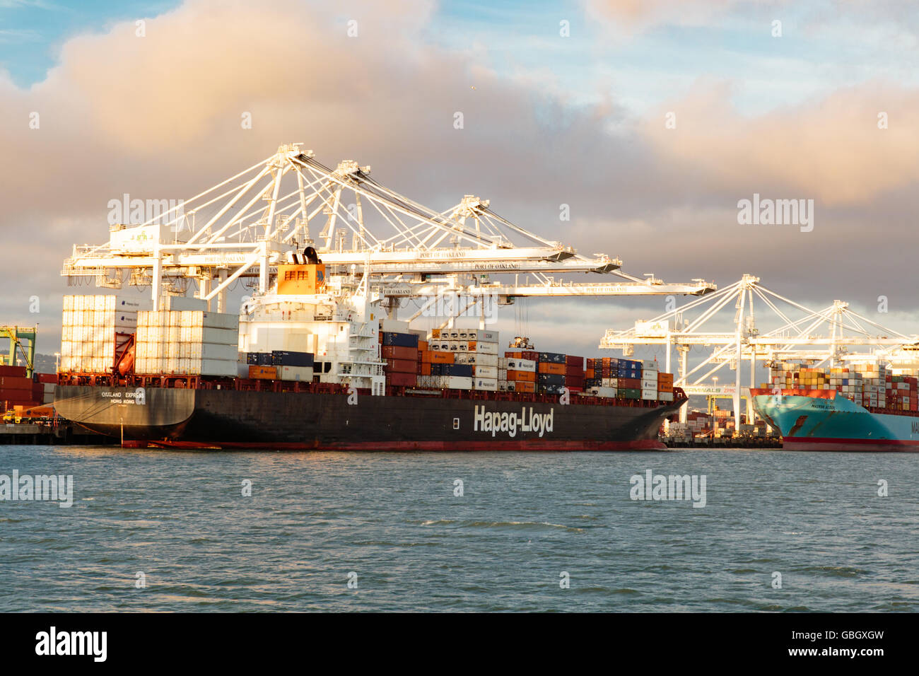Le navi portacontainer della Baia di San Francisco e il porto di Oakland Foto Stock