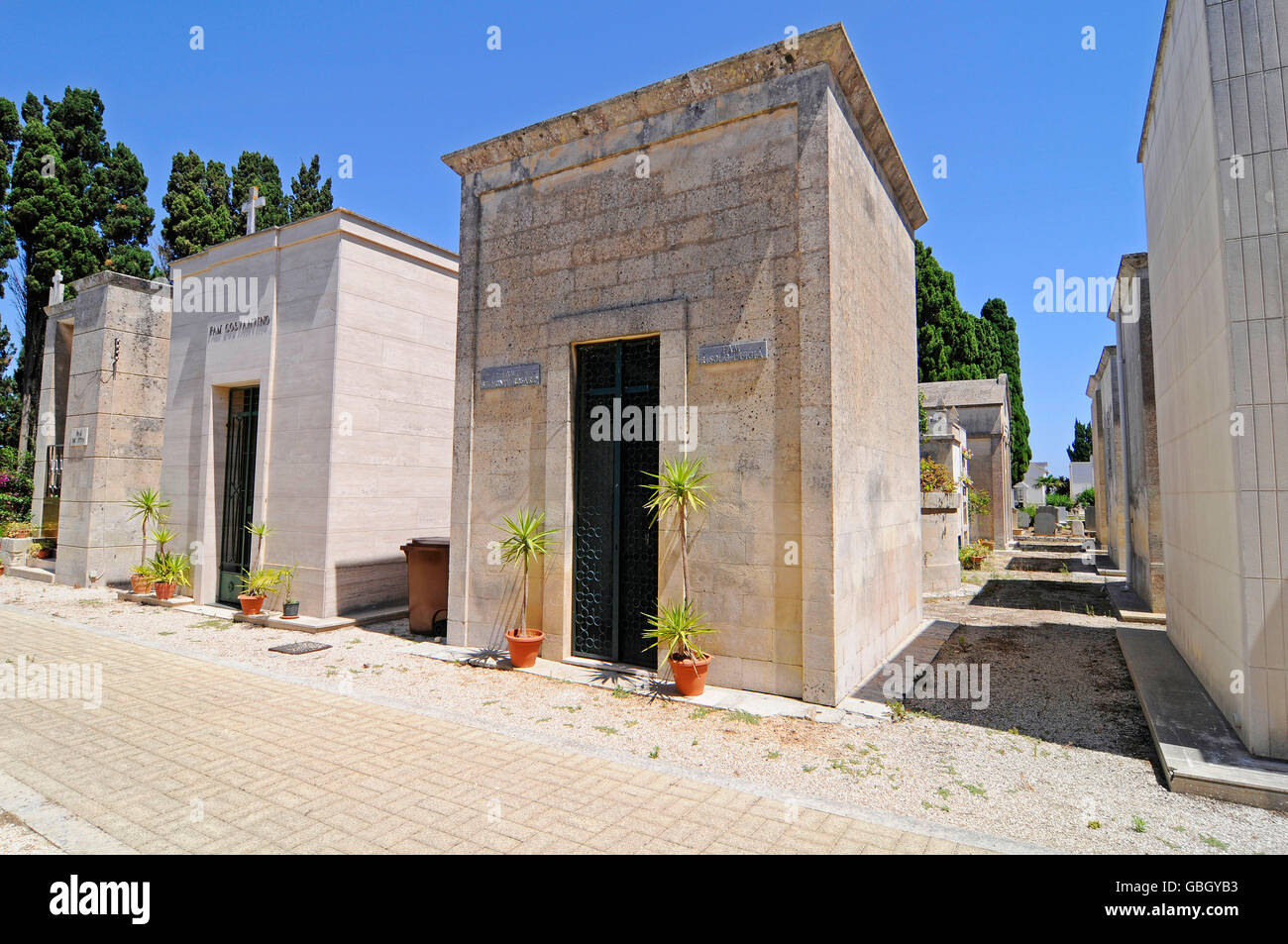 Tombe di famiglia, tombe, tombe, cimitero, Otranto, provincia di Lecce, Puglia, Italia Foto Stock
