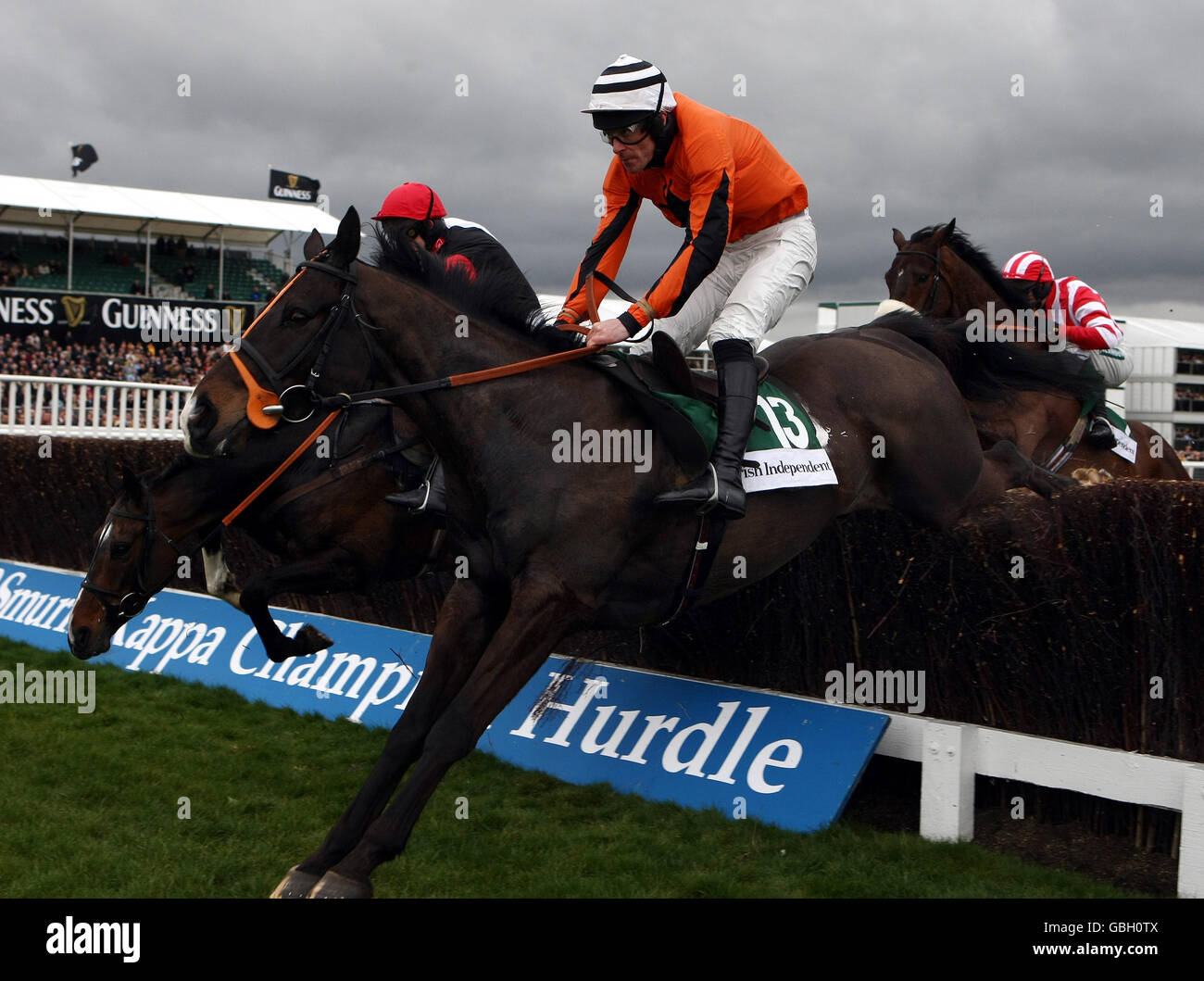 Corse di cavalli - Cheltenham Festival 2009 - Day One - Cheltenham Racecourse. Davy Russell on made in Taipan nell'Irish Independent Arkle Challenge Trophy Steeple Chase all'ippodromo di Cheltenham, Cheltenham. Foto Stock