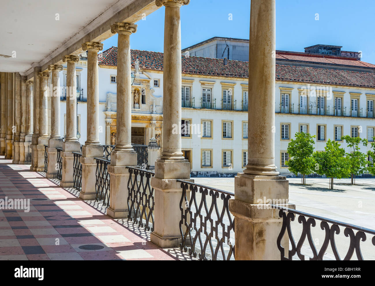 Galleria del Patio das Escolas cortile dell'Università di Coimbra. Il Portogallo. Foto Stock