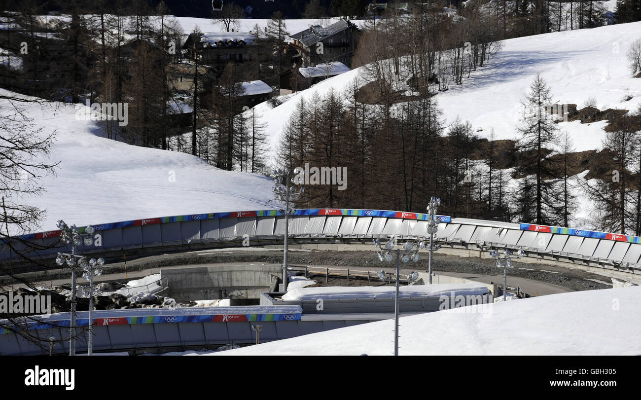 Una panoramica generale della pista da bob utilizzata dal Combined Services Bobsleigh e Skeleton Inter Services Championships 2009 a Cesana, Torino Foto Stock