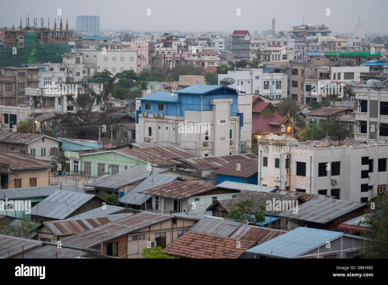 La vista del centro storico della città di Mandalay in Myanmar in Southeastasia. Foto Stock