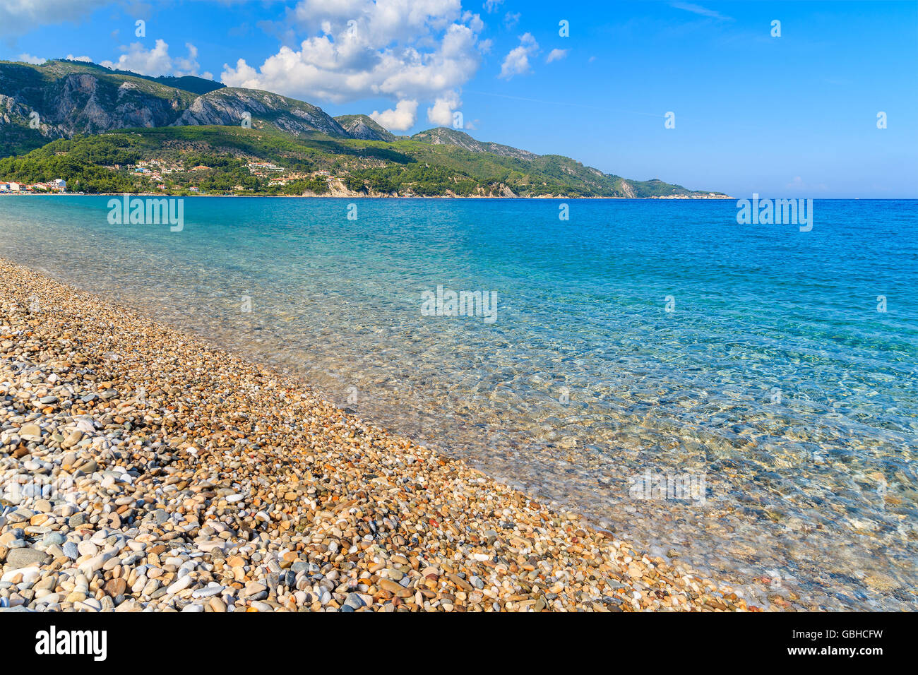 Pebble pietre sulla spiaggia Kokkari, Samos Island, Grecia Foto Stock