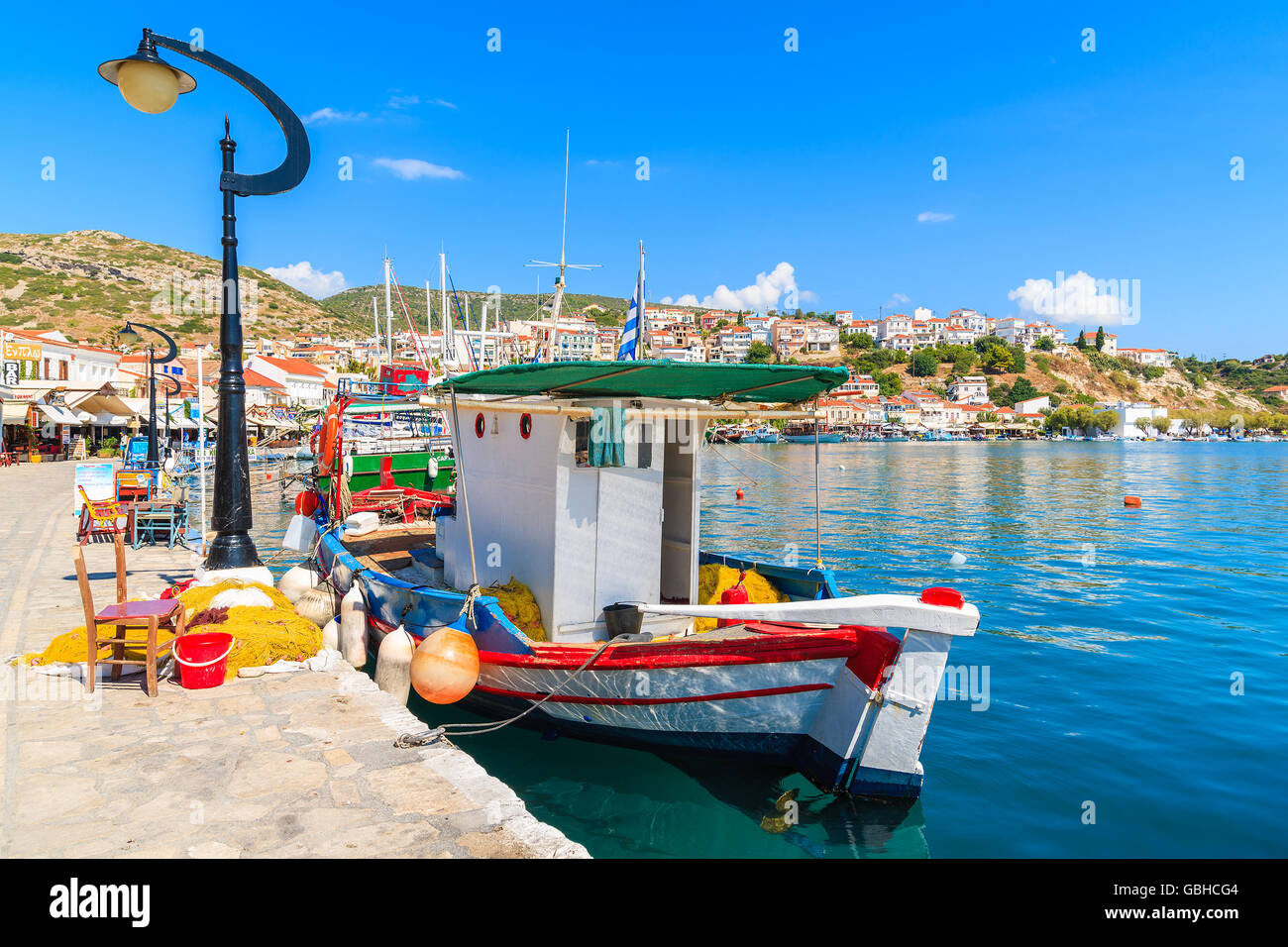 Isola di Samos, Grecia - Set 25, 2015: Greco la pesca il posto barca in porto Pythagorion, Samos Island, Grecia. Foto Stock