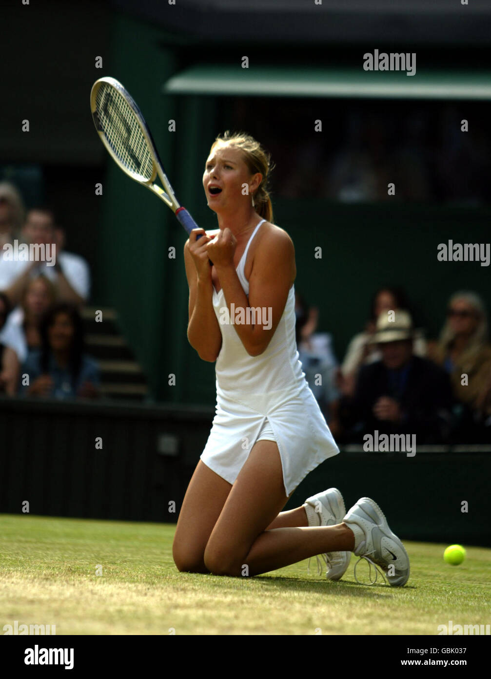 Tennis - Wimbledon 2004 - Le donne della Semi Finale - Lindsay Davenport v Maria Sharapova Foto Stock