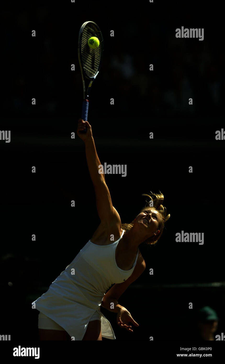 Tennis - Wimbledon 2004 - Le donne della Semi Finale - Lindsay Davenport v Maria Sharapova Foto Stock