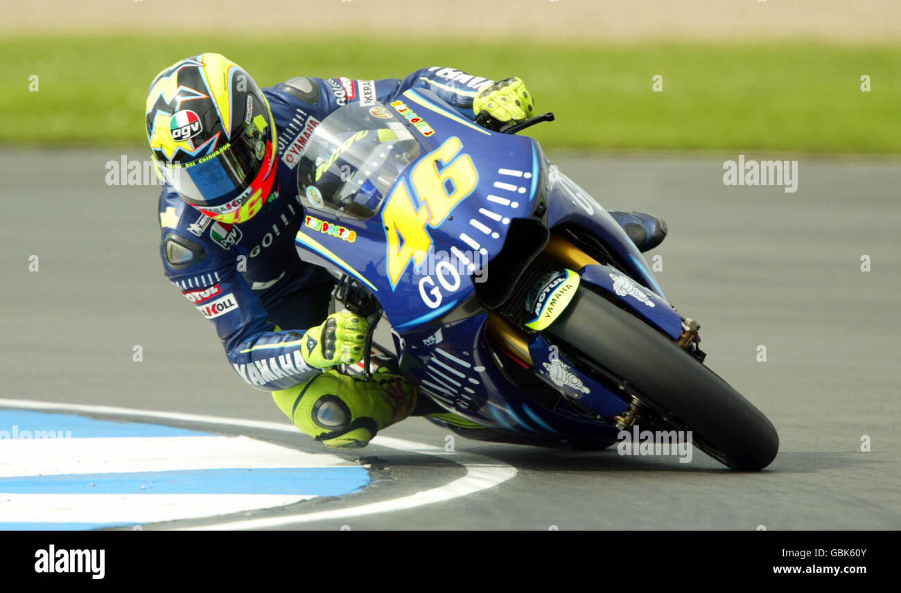 Motociclismo - Gran Premio di Gran Bretagna - Moto GP - Qualifiche. Valentino Rossi di Yamaha va al Coppice Corner Foto Stock